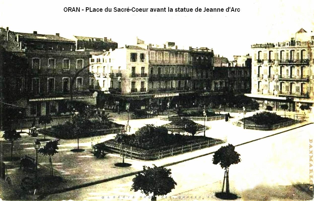 CA c- 01- Place du Sacre-Coeur et statue Jeanne d' Arc.jpg